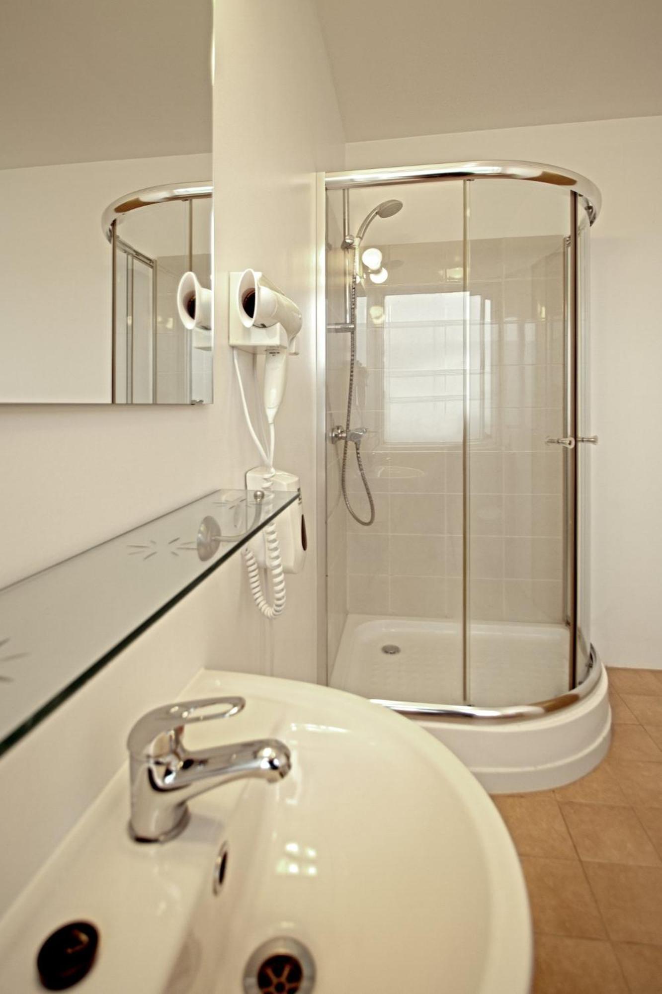 Hotel Post Breiddalsvik Ngoại thất bức ảnh
