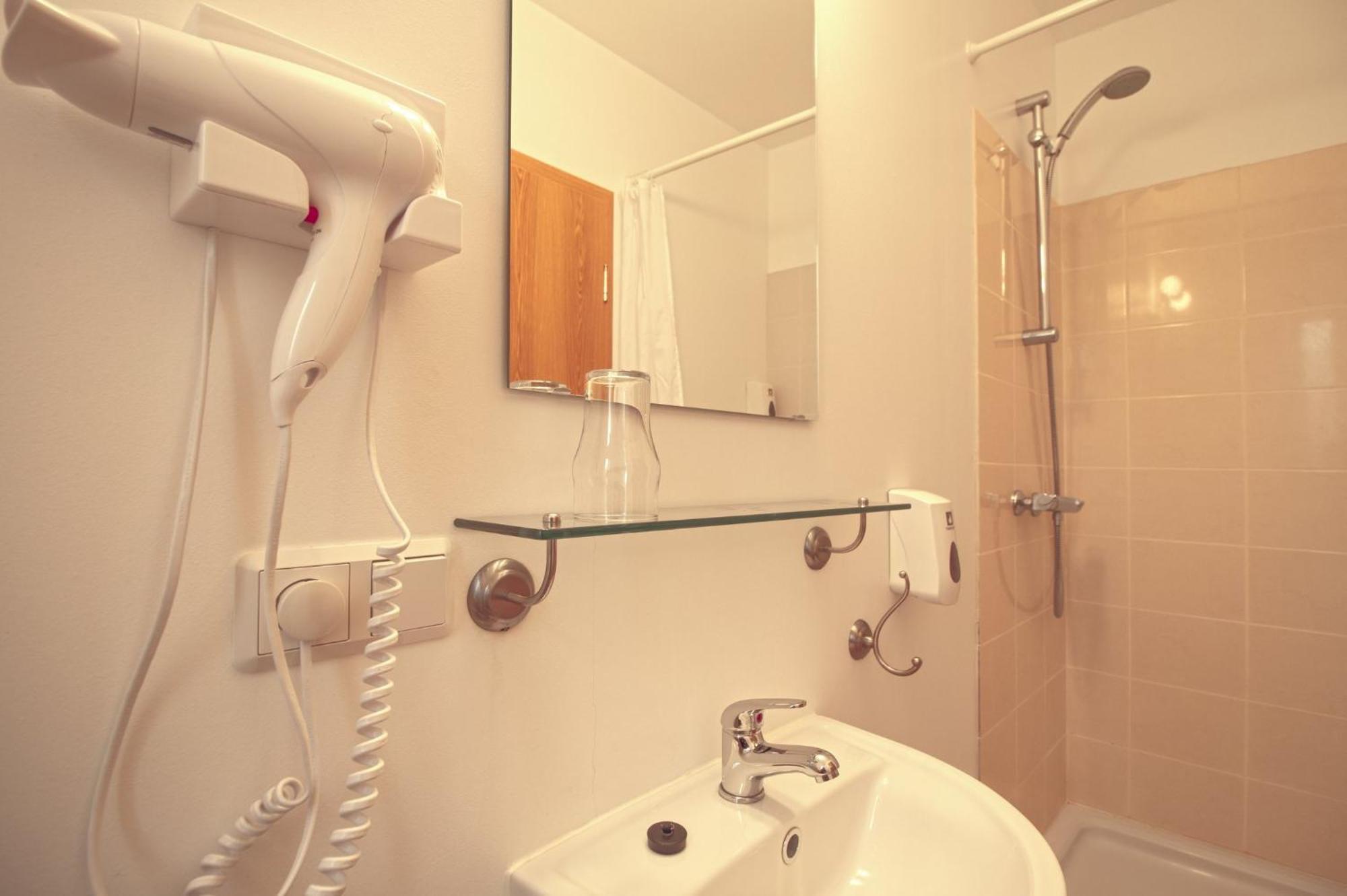 Hotel Post Breiddalsvik Ngoại thất bức ảnh